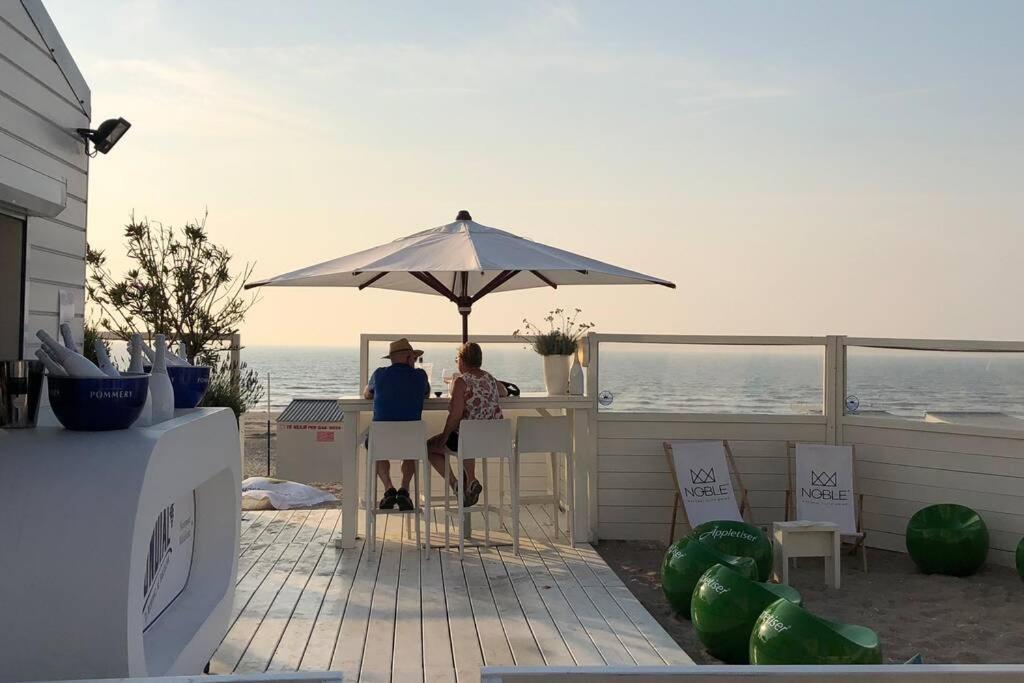 Zeezonzand Koksijde Bagian luar foto